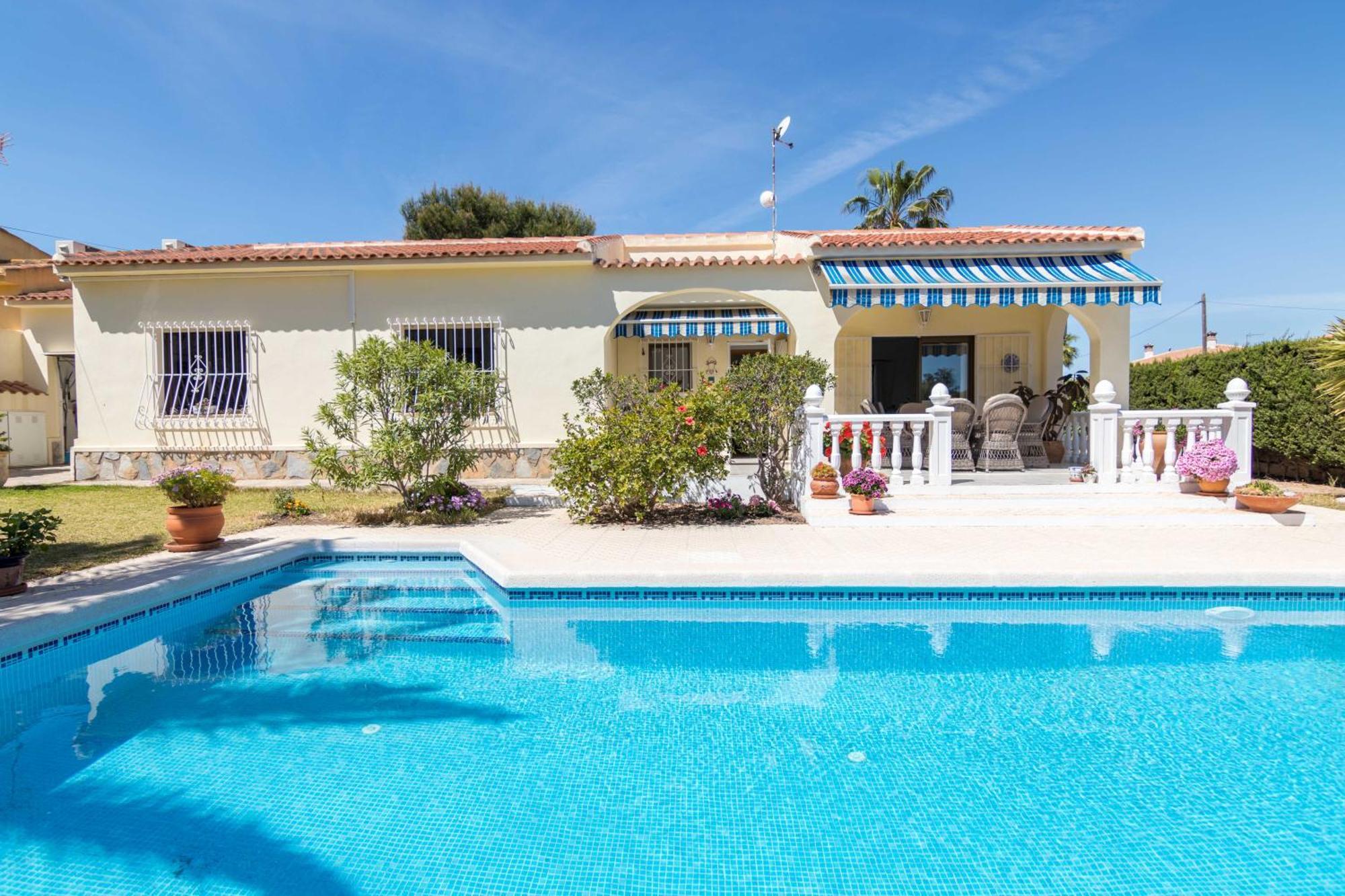 Charming One-Floor Villa With Private Pool In Los Balcones Torrevieja Ngoại thất bức ảnh